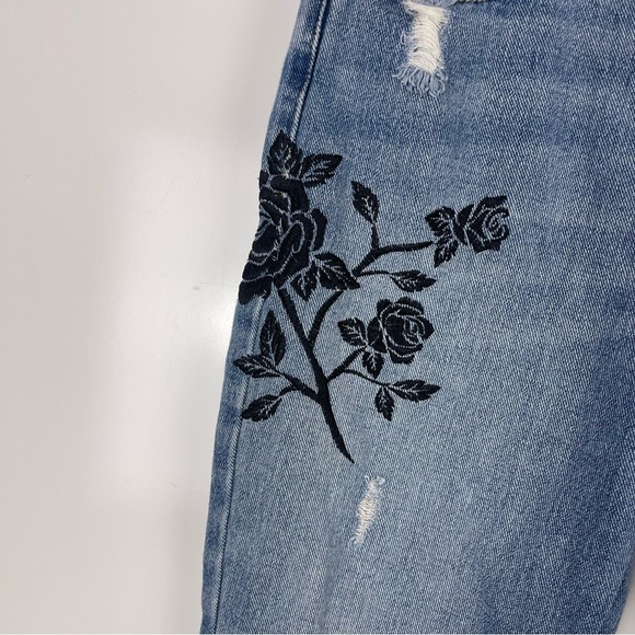 PacSun Floral Embroidered Mom Jeans Distressed Women's Size 26 - Picture 5 of 10